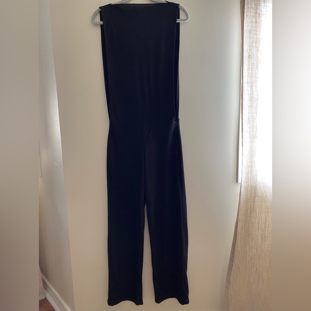 Jumpsuit with openings on both sides of the body.